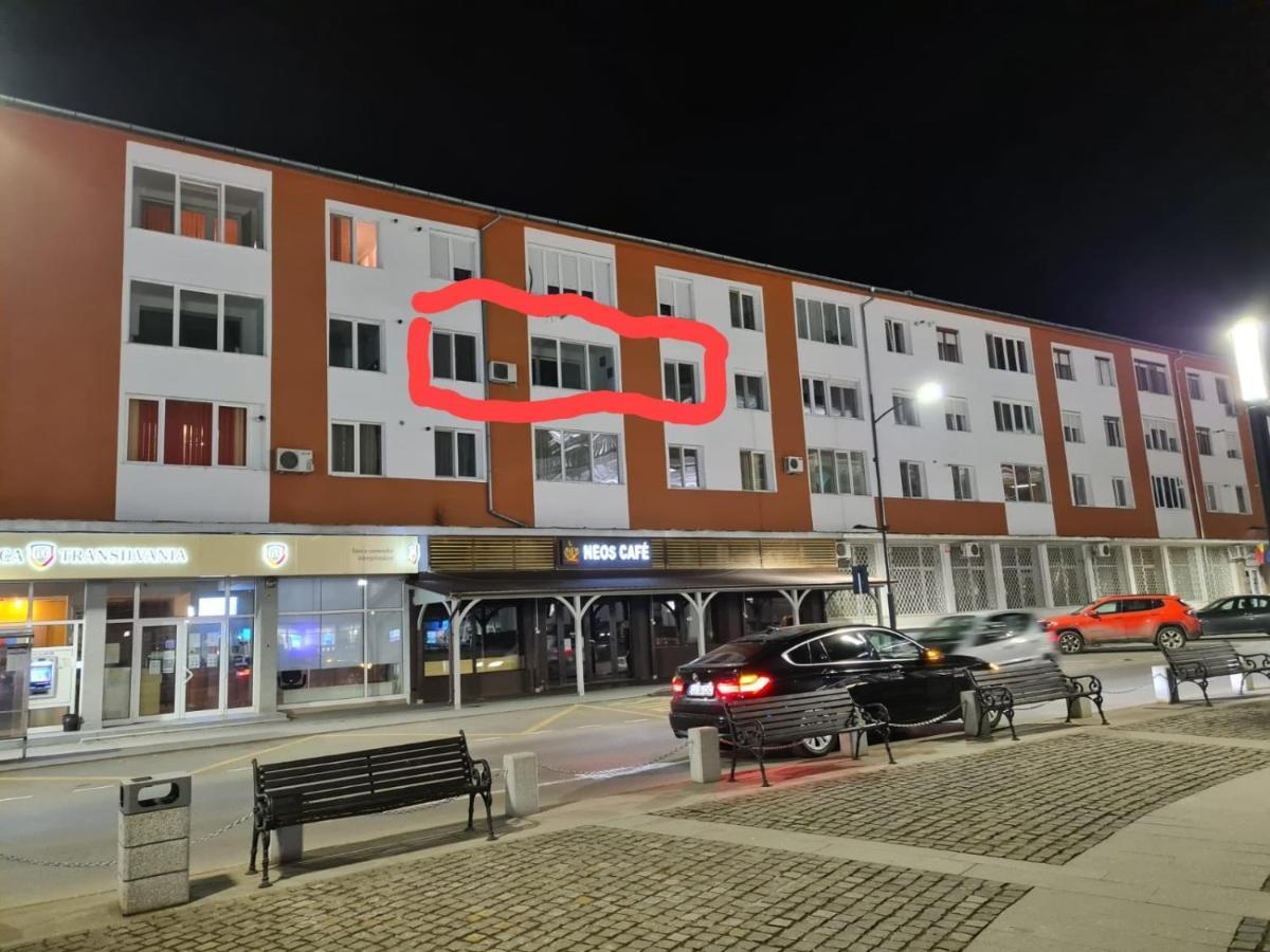 Apartamento Apartament Ultra Central 1 Hunedoara Exterior foto